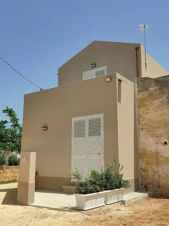 La Casetta Della Pigna Verde Marsala Italia